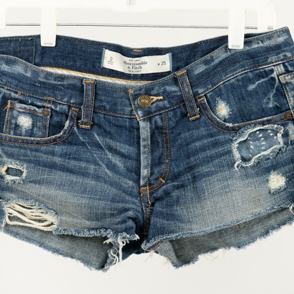 Ladies Size 0 Abercrombie and Fitch Booty Shorts - Picture 2 of 2